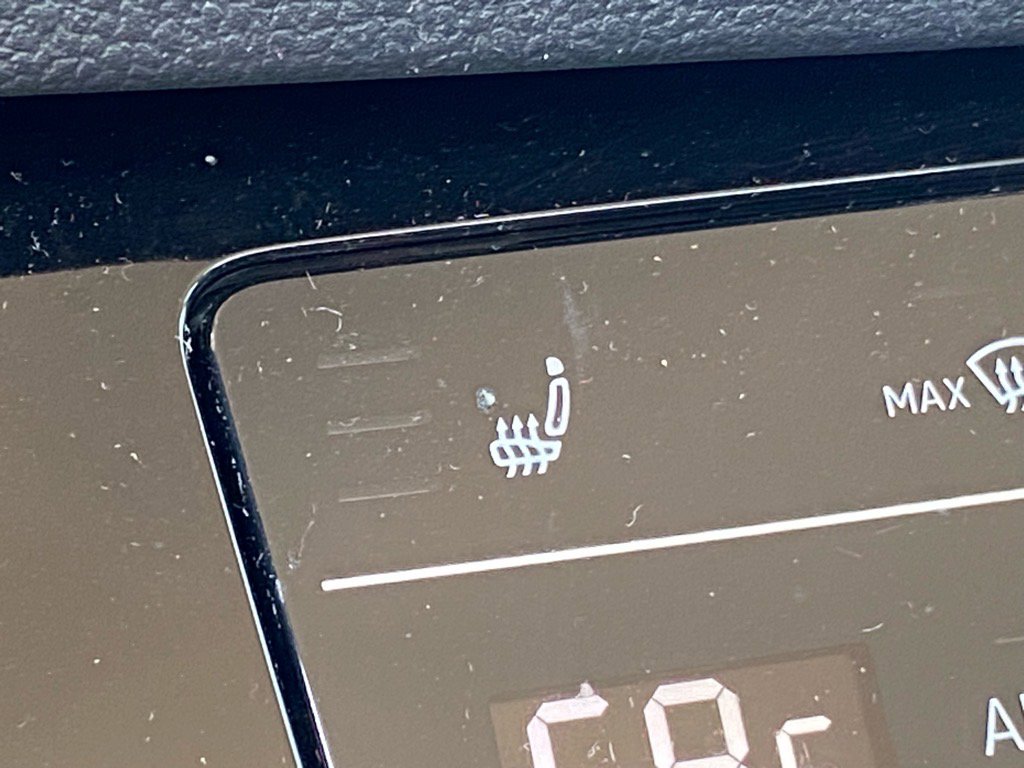 Certified 2025 Volkswagen Jetta SE w/ Black Wheel Package image 16