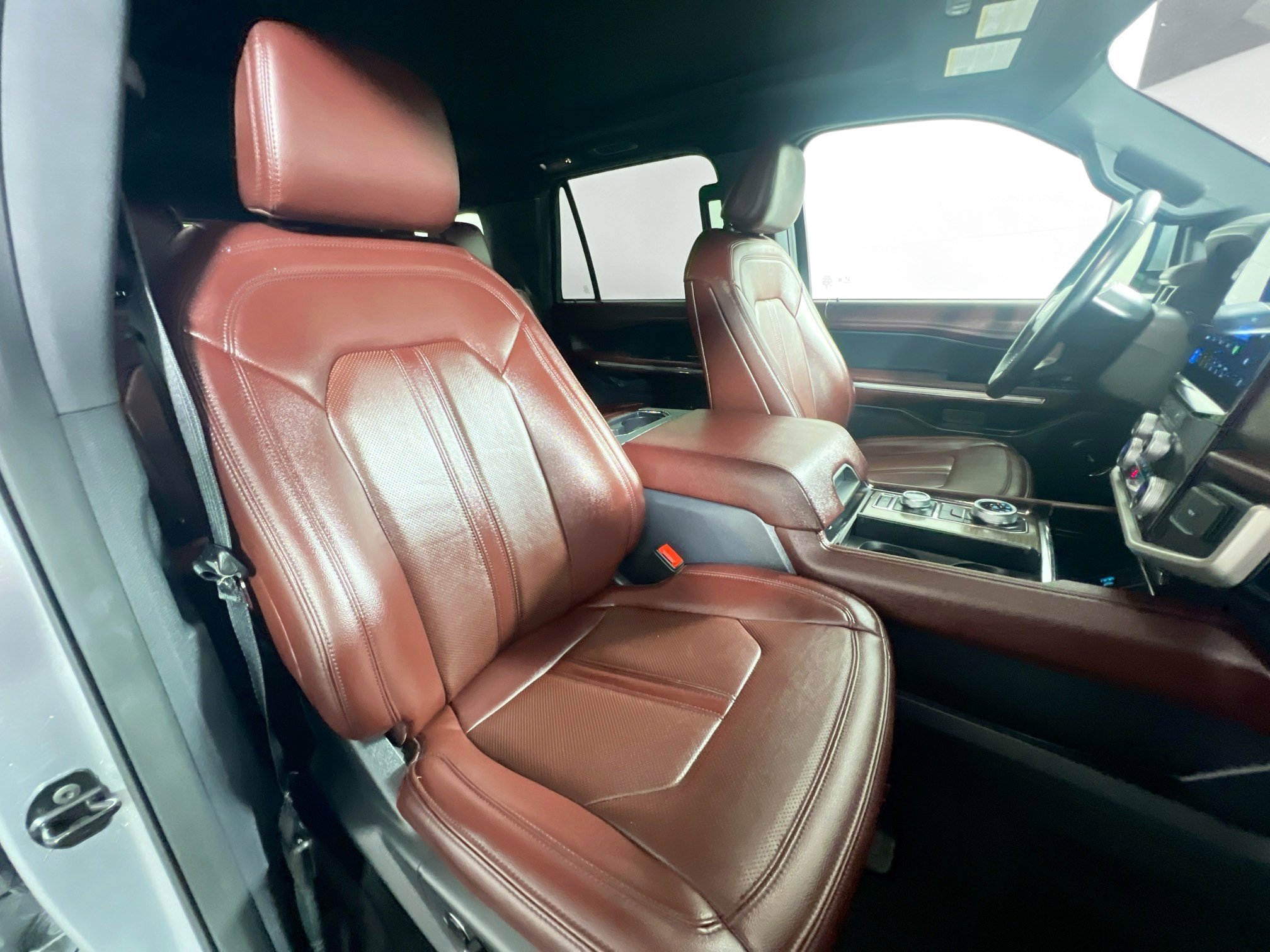 Used 2024 Ford Expedition Limited image 31