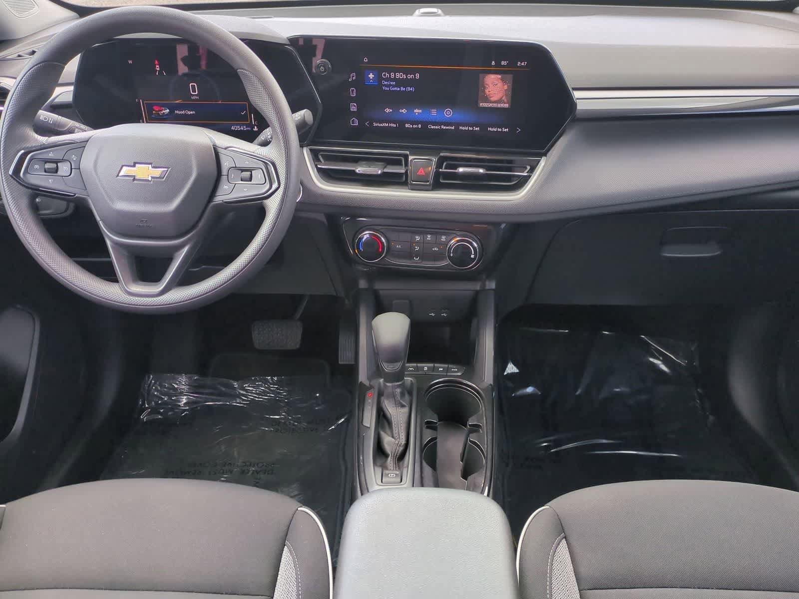 Used 2025 Chevrolet TrailBlazer LT AWD/4WD image 19