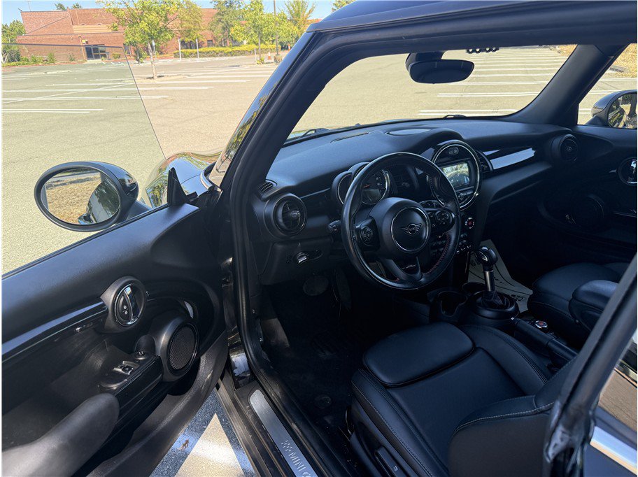 Used 2019 MINI Cooper S FWD image 9