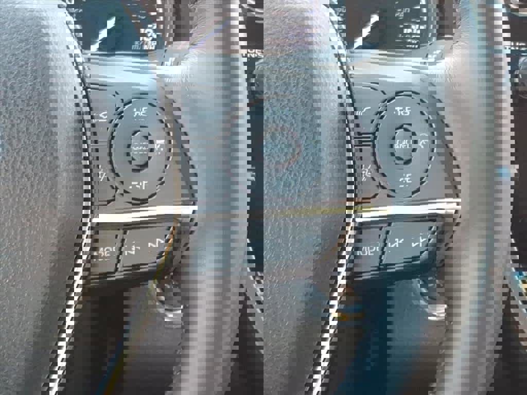 Used 2020 Toyota Camry XLE image 8