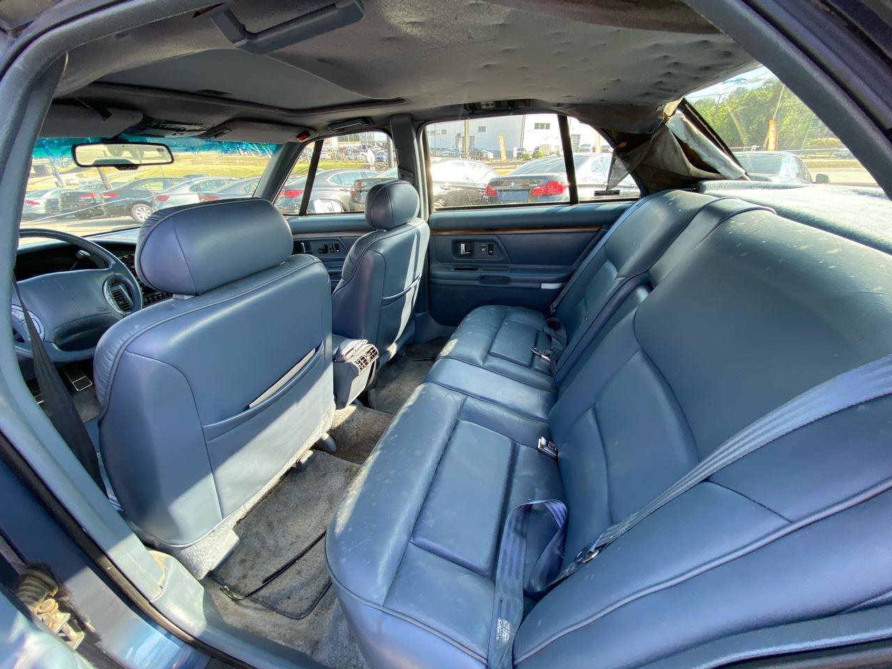 Used 1995 Oldsmobile Ninety-Eight Regency Elite FWD image 9