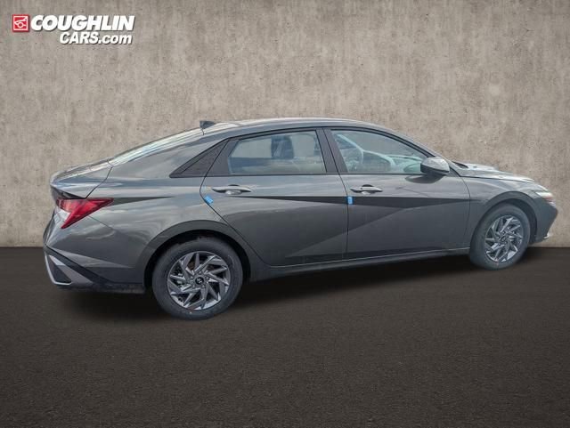 New 2026 Hyundai Elantra Blue image 9