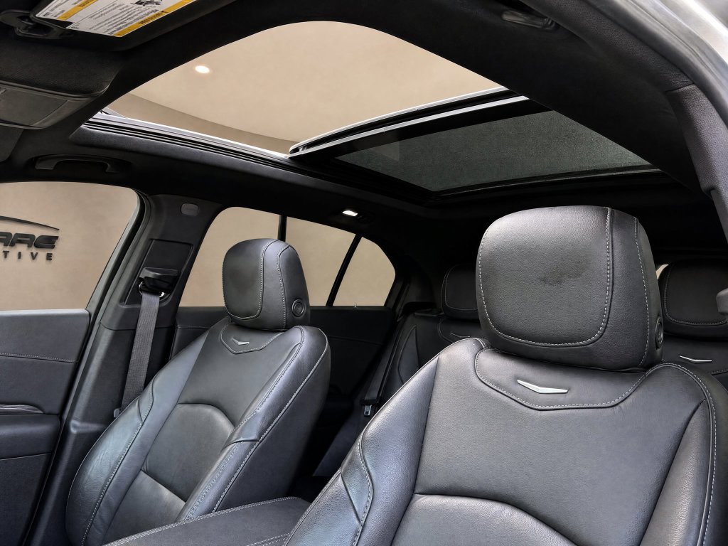 Used 2024 Cadillac XT4 Luxury w/ Cold Weather Package FWD image 14