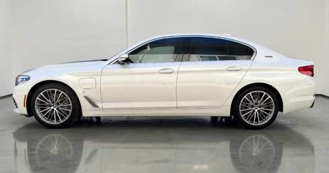 Used 2019 BMW 530e w/ Convenience Package RWD image 3