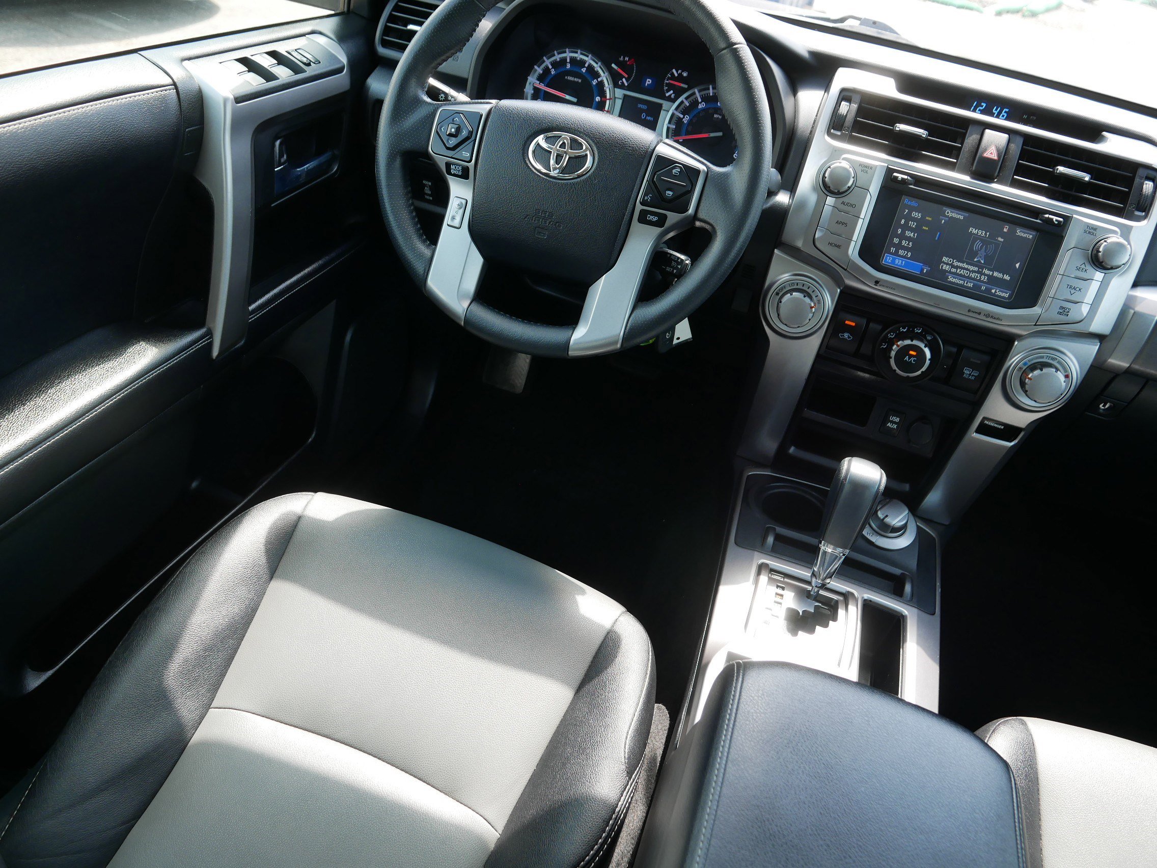 Used 2018 Toyota 4Runner SR5 Premium AWD/4WD image 9