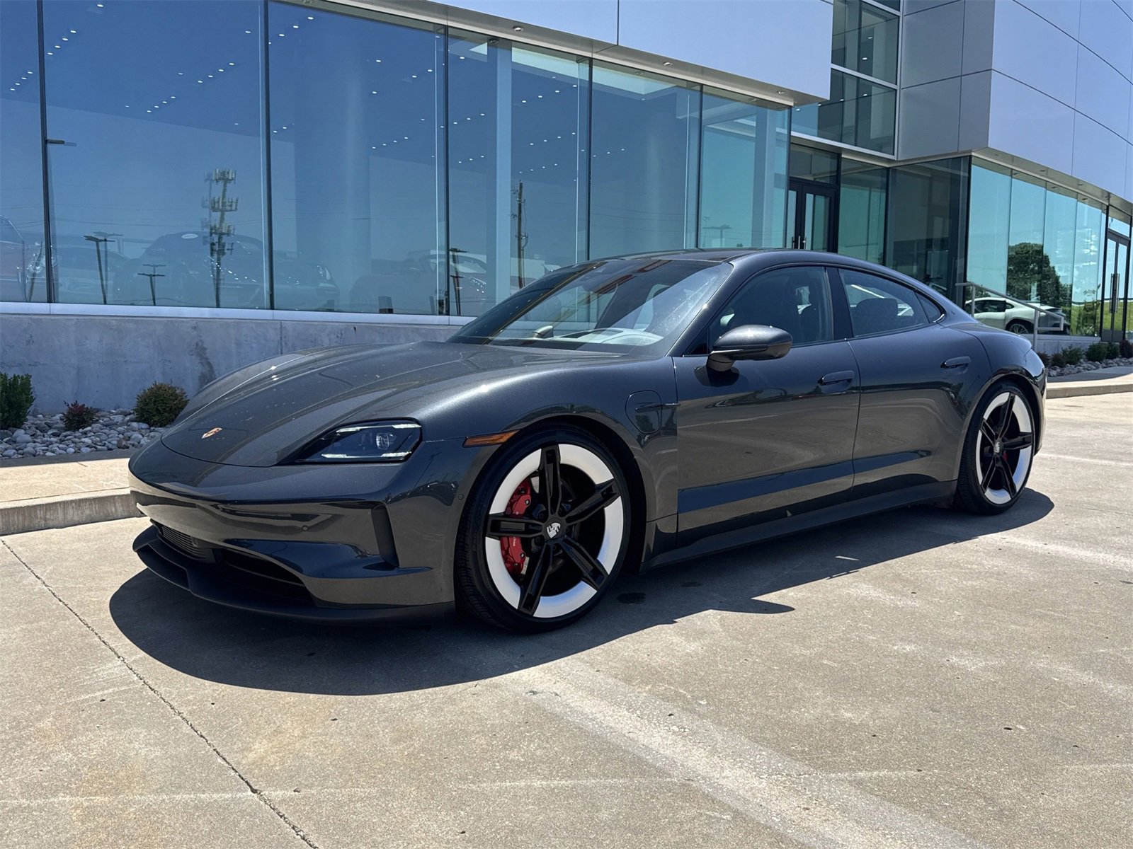 New 2025 Porsche Taycan 4S image 1