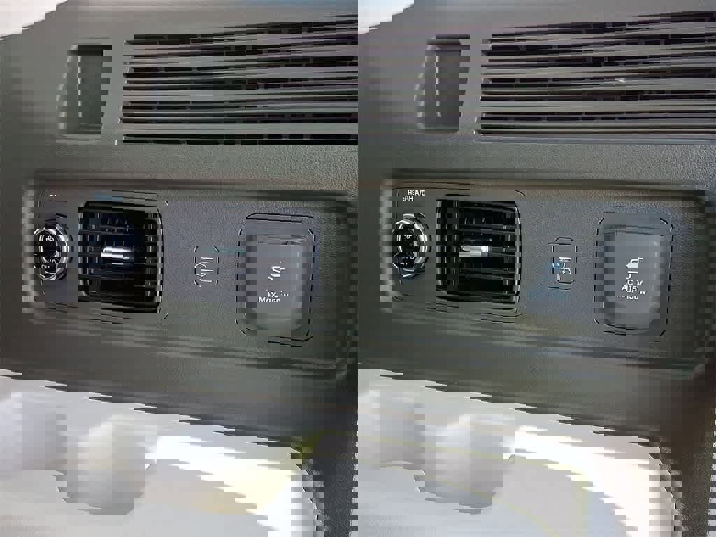 Used 2025 Hyundai Santa Fe Calligraphy image 28