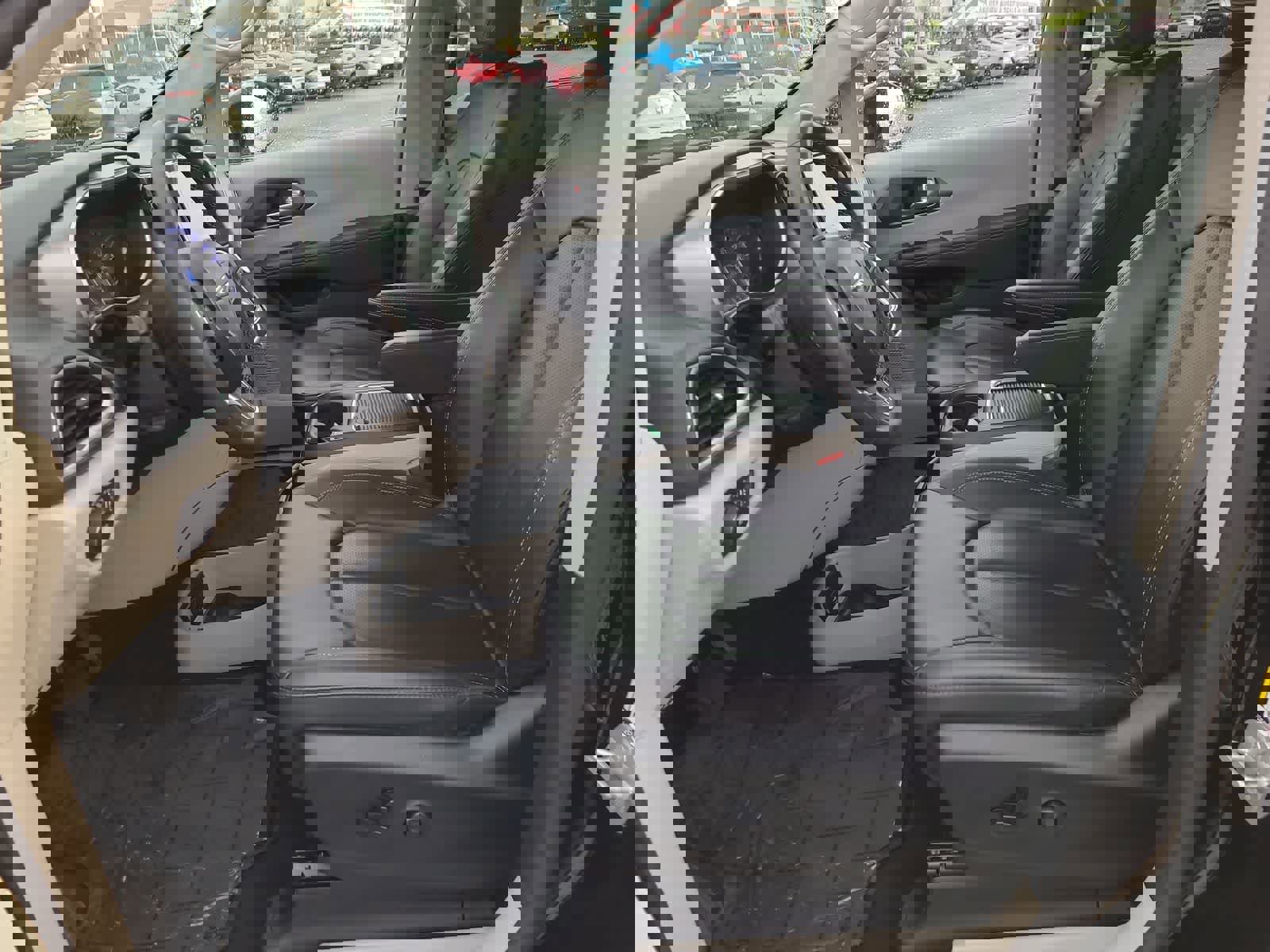 Certified 2024 Chrysler Pacifica Touring-L image 19