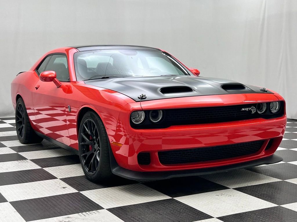 Used 2016 Dodge Challenger SRT Hellcat image 2