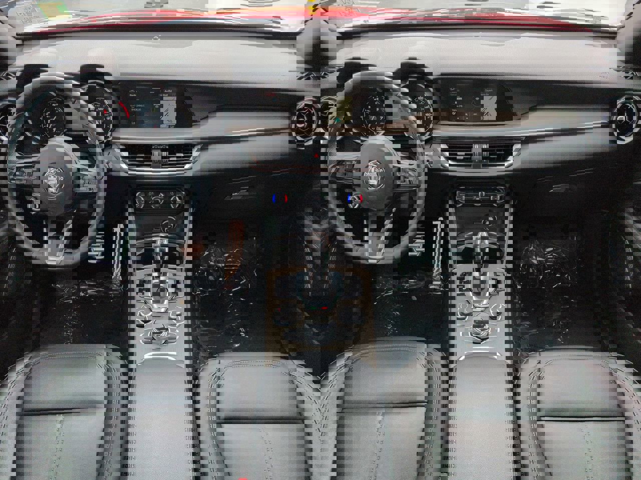 Used 2023 Alfa Romeo Stelvio Ti image 15