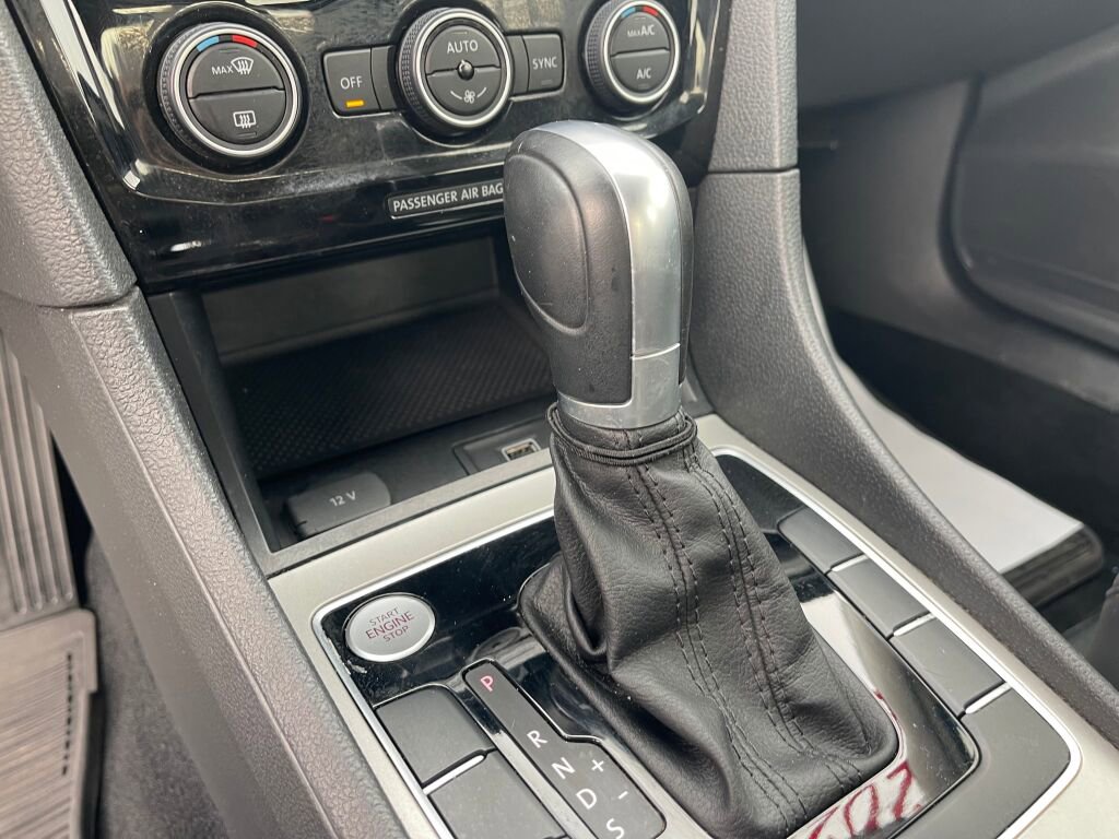 Used 2020 Volkswagen Passat 2.0T SE image 13