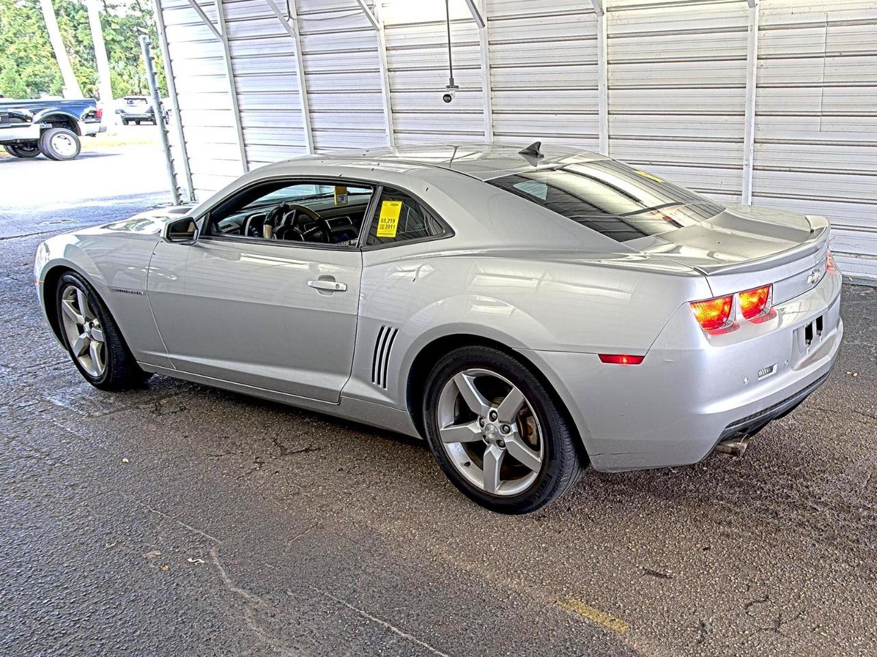 Used 2011 Chevrolet Camaro LT RWD image 5