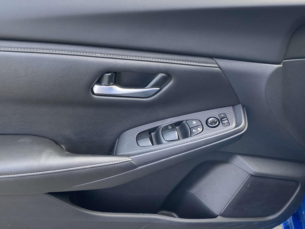 Used 2025 Nissan Sentra SV FWD image 16
