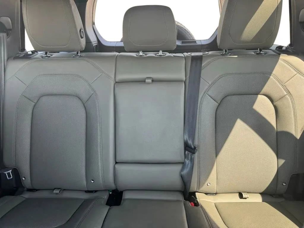 Used 2023 Land Rover Defender 110 S AWD/4WD image 18