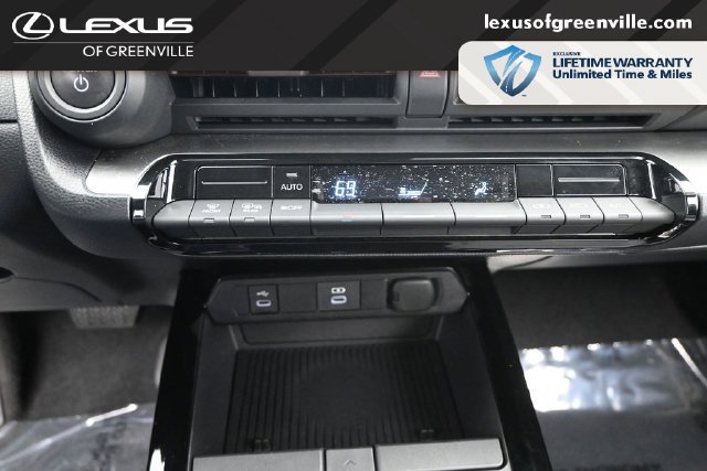 Used 2023 Toyota Prius LE FWD image 19
