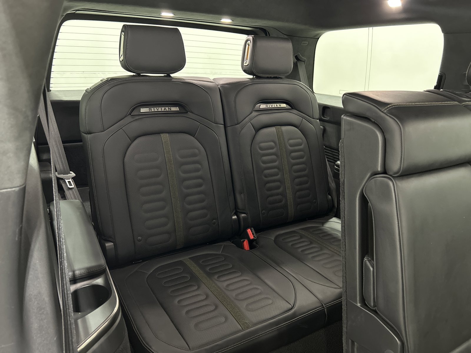 Used 2024 Rivian R1S Adventure AWD/4WD image 25
