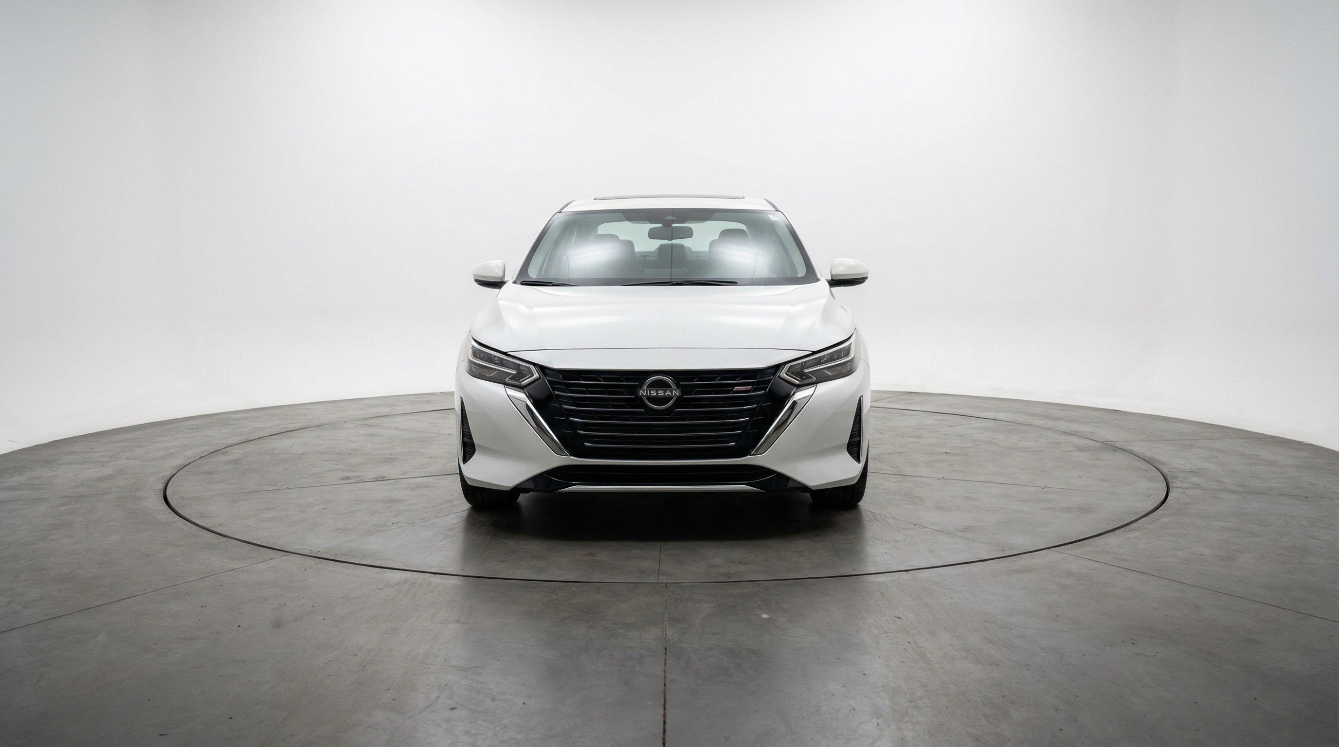Used 2025 Nissan Sentra SV image 2