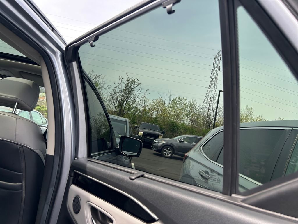 Used 2025 Honda Pilot Touring image 21
