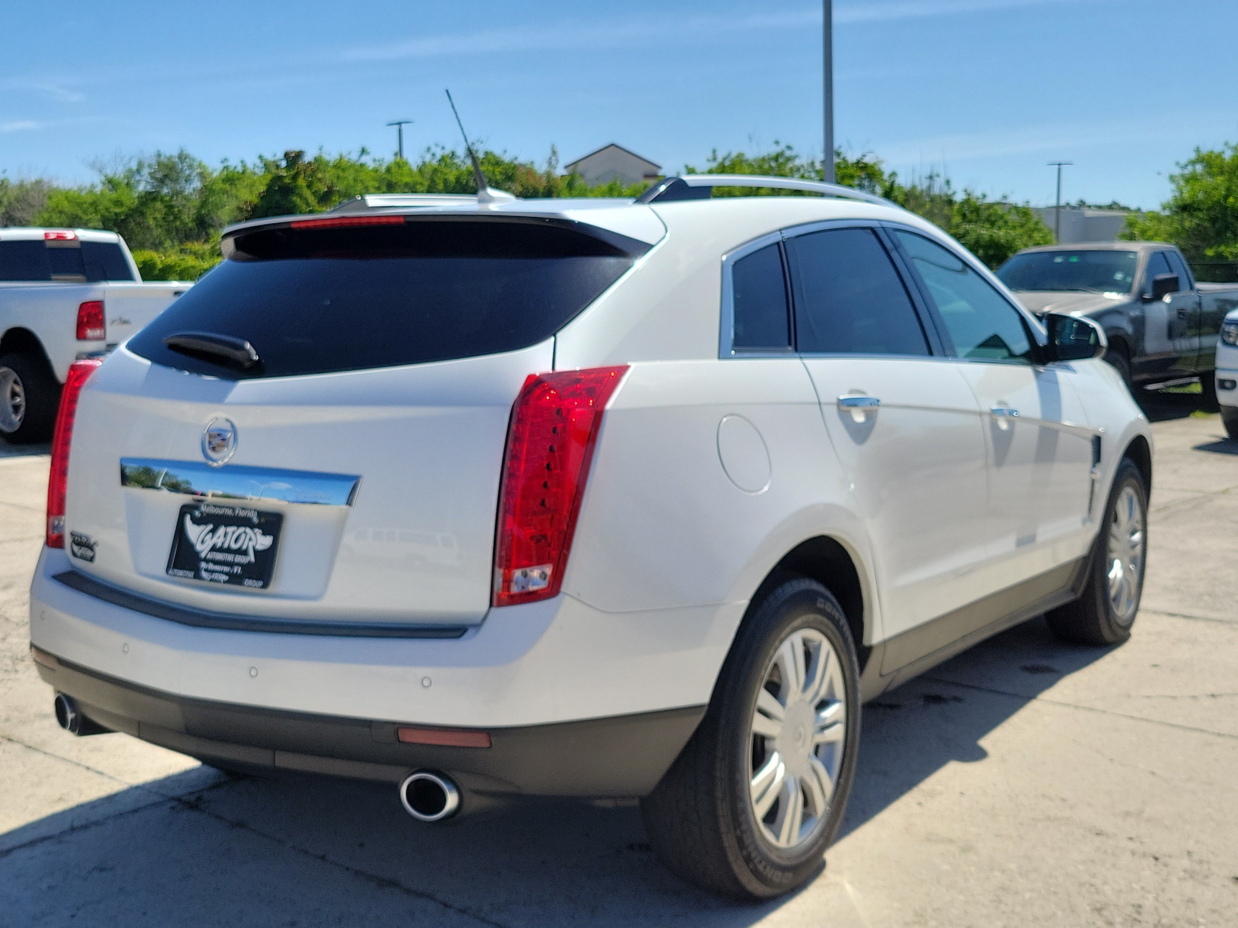 Used 2011 Cadillac SRX Luxury AWD/4WD image 4