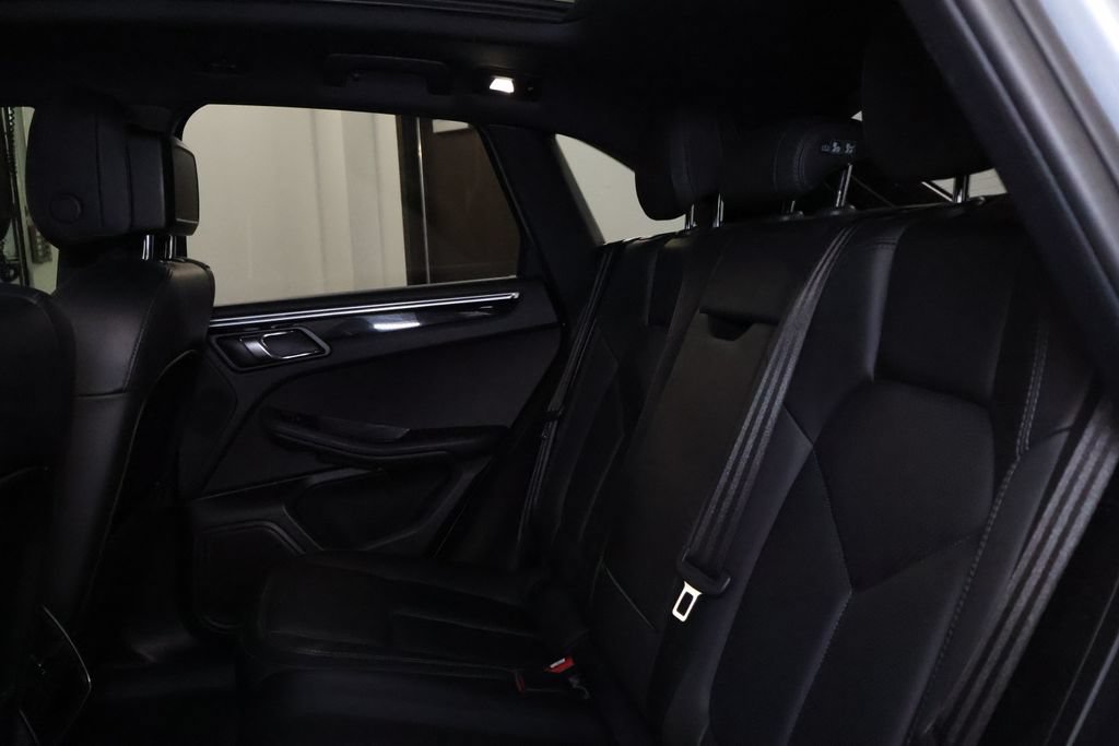 Used 2019 Porsche Macan AWD/4WD image 14