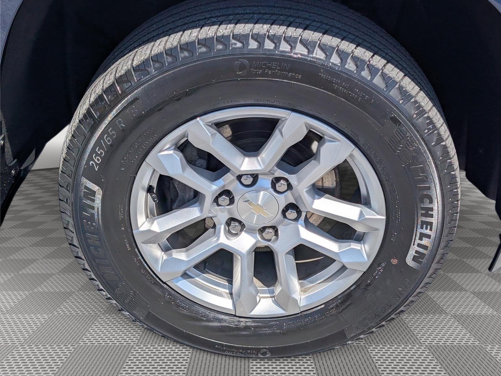 Used 2023 Chevrolet Silverado 1500 LT AWD/4WD image 10