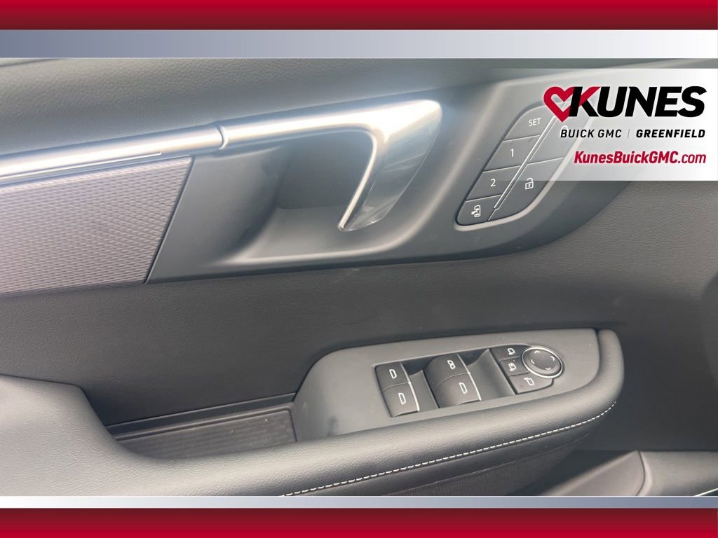 New 2025 Buick Enclave Sport Touring w/ Power Package image 17