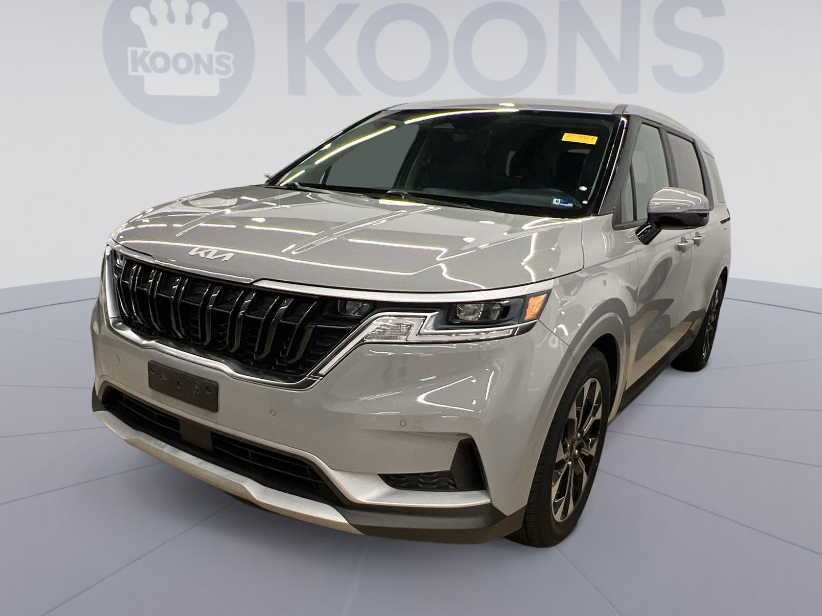 Used 2022 Kia Carnival EX FWD image 1