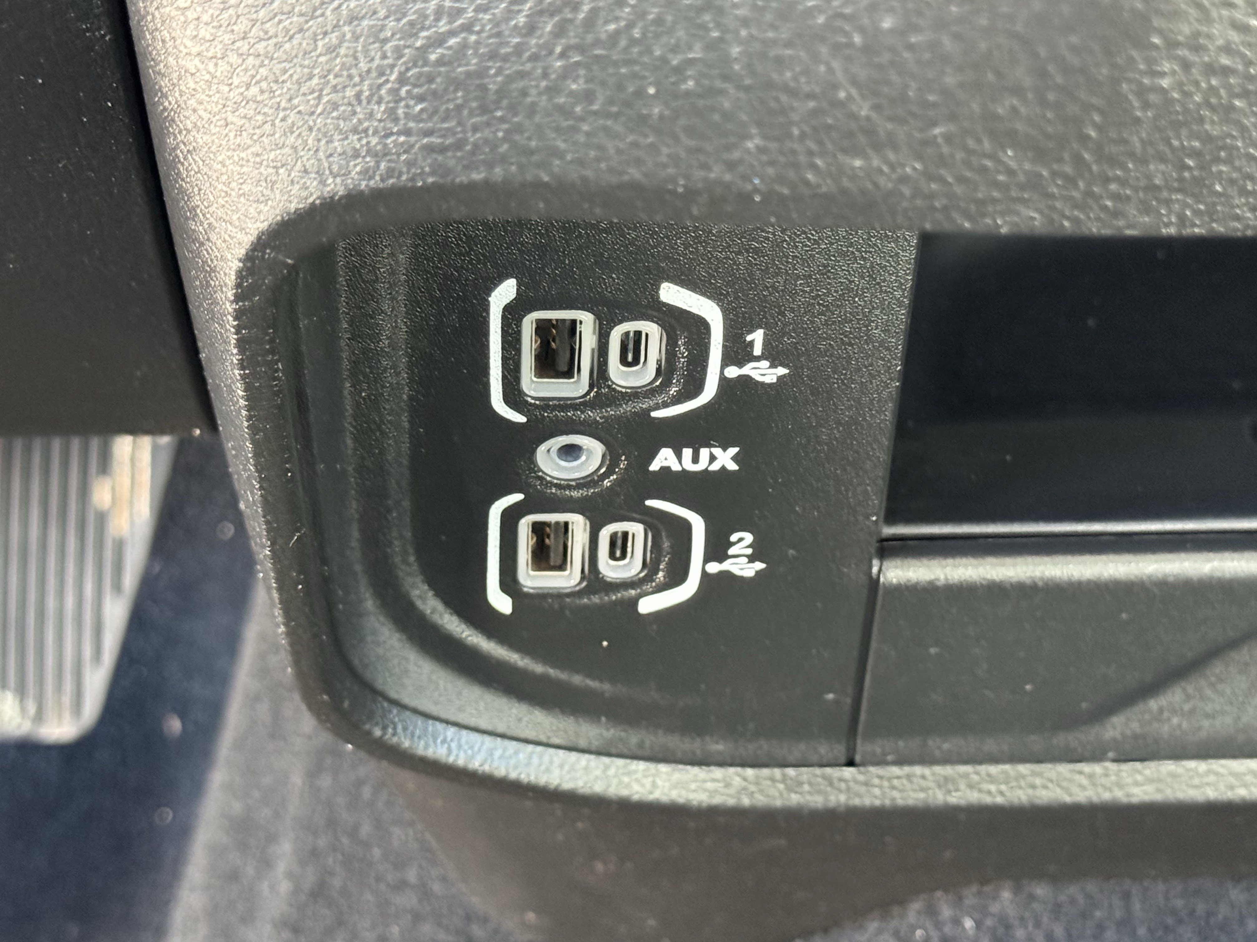 Used 2024 RAM 2500 Laramie image 23