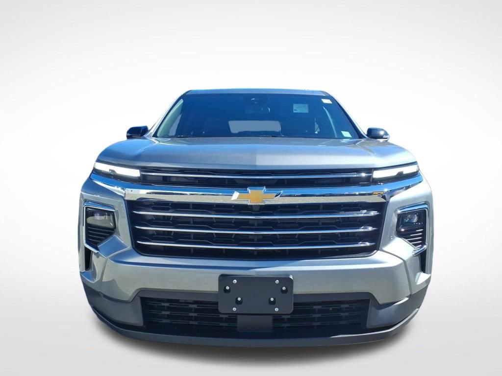 Used 2025 Chevrolet Traverse LT AWD/4WD image 2