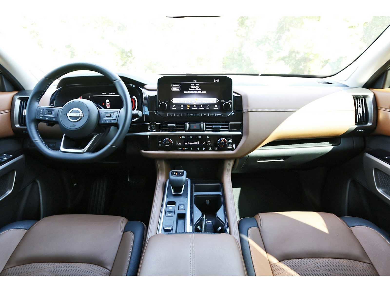 Used 2025 Nissan Pathfinder Platinum w/ Cargo Package image 8