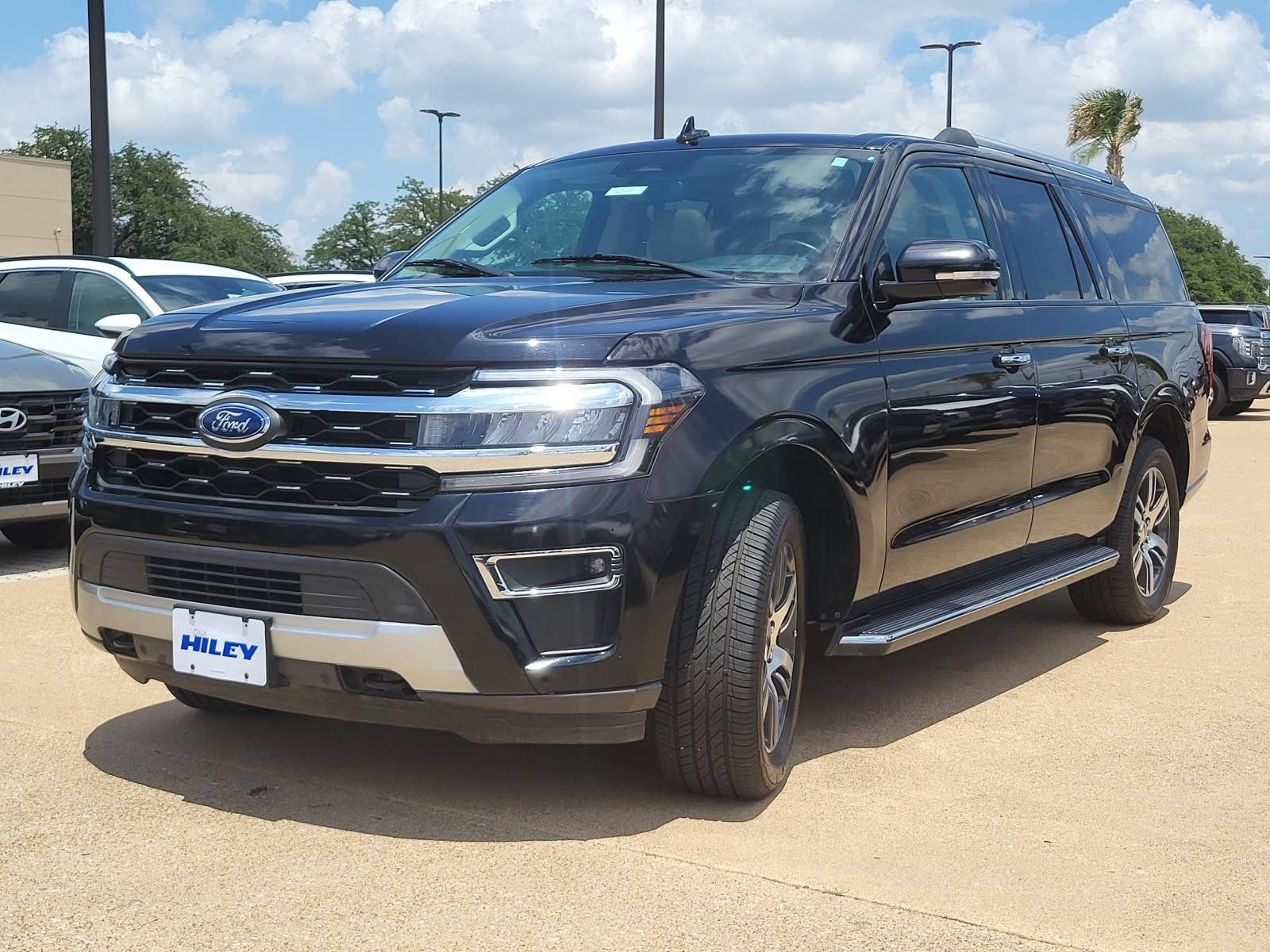 Used 2023 Ford Expedition Max Limited AWD/4WD image 2