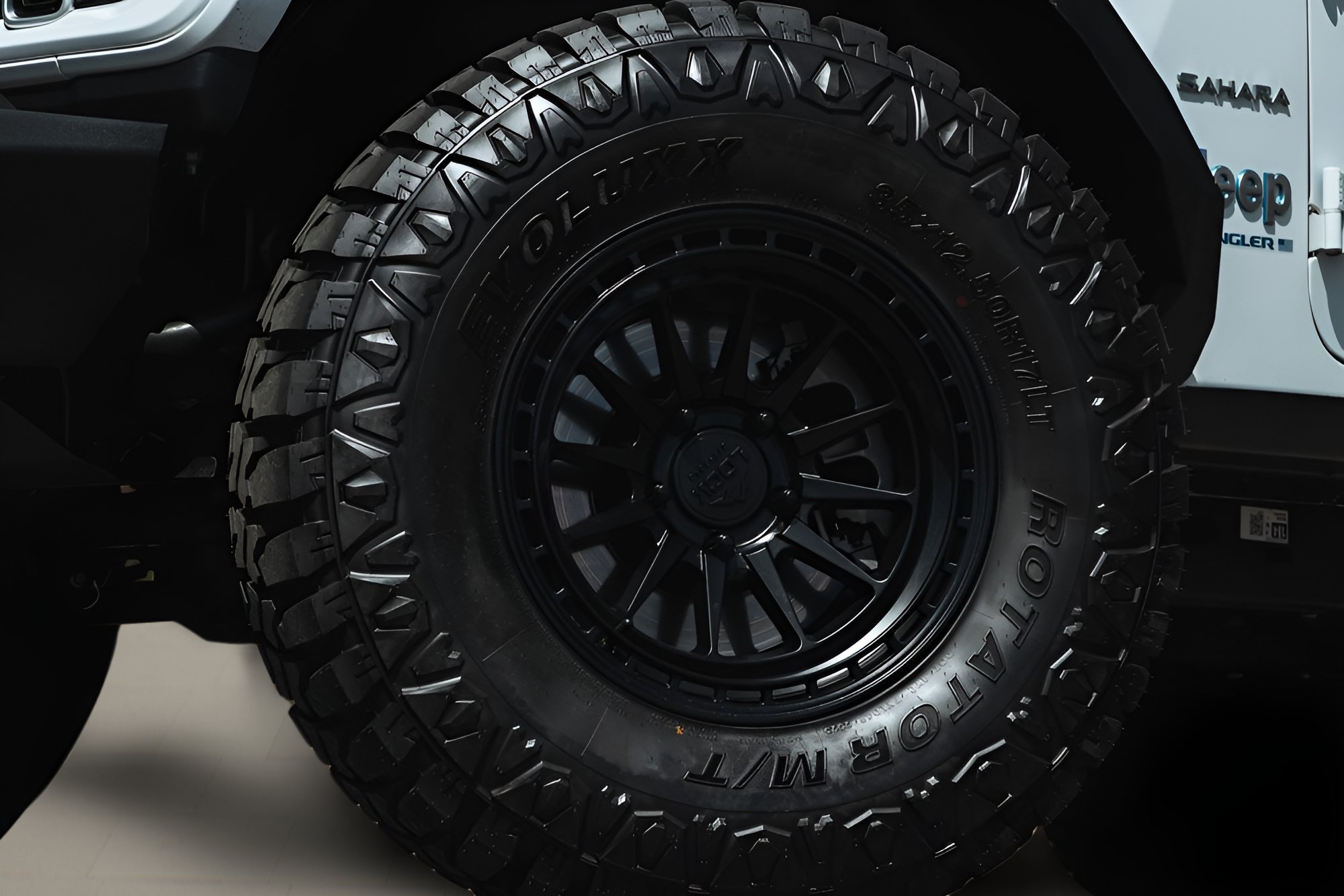 Used 2024 Jeep Wrangler Unlimited Sahara AWD/4WD image 3