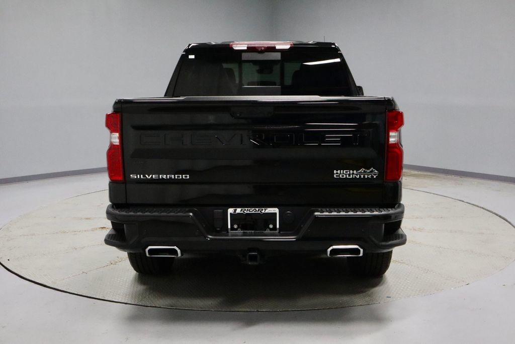 Used 2023 Chevrolet Silverado 1500 High Country w/ Technology Package AWD/4WD image 9