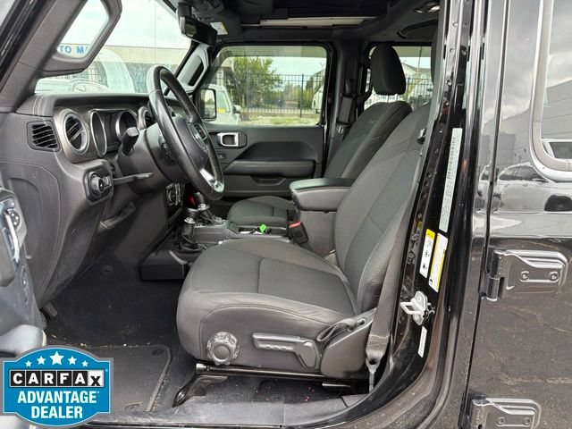 Used 2018 Jeep Wrangler Unlimited Sahara AWD/4WD image 9