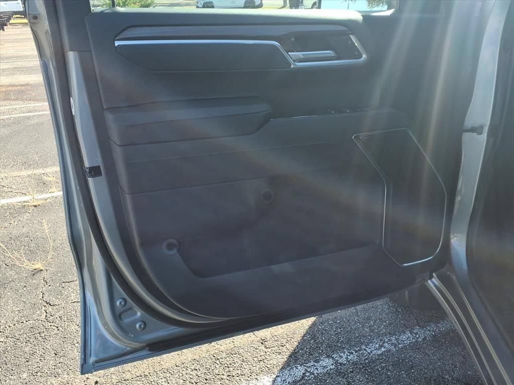 New 2026 Chevrolet Silverado 1500 LT w/ Convenience Package II RWD image 14