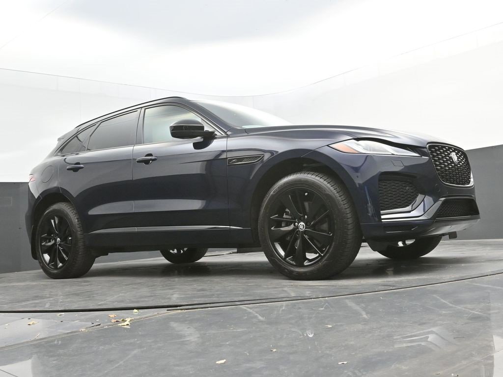 Used 2025 Jaguar F-PACE R-Dynamic S image 29