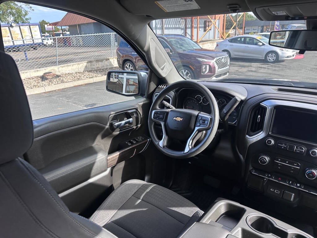 Used 2020 Chevrolet Silverado 1500 LT w/ Trailering Package AWD/4WD image 16
