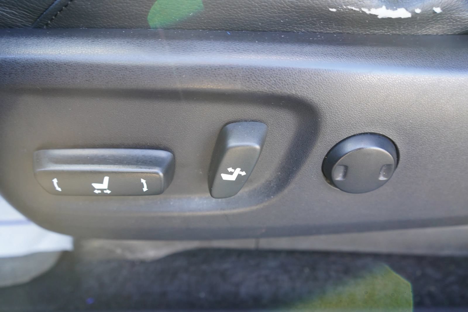 Used 2011 Toyota 4Runner Limited AWD/4WD image 16