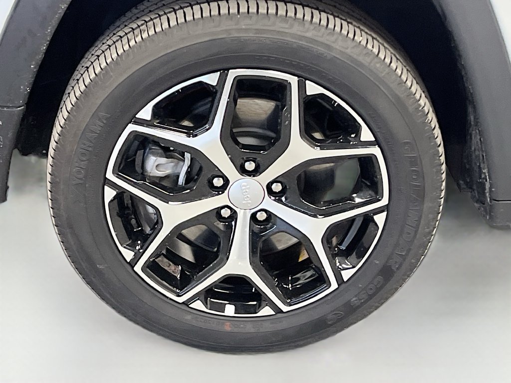 Used 2024 Jeep Compass Limited AWD/4WD image 30