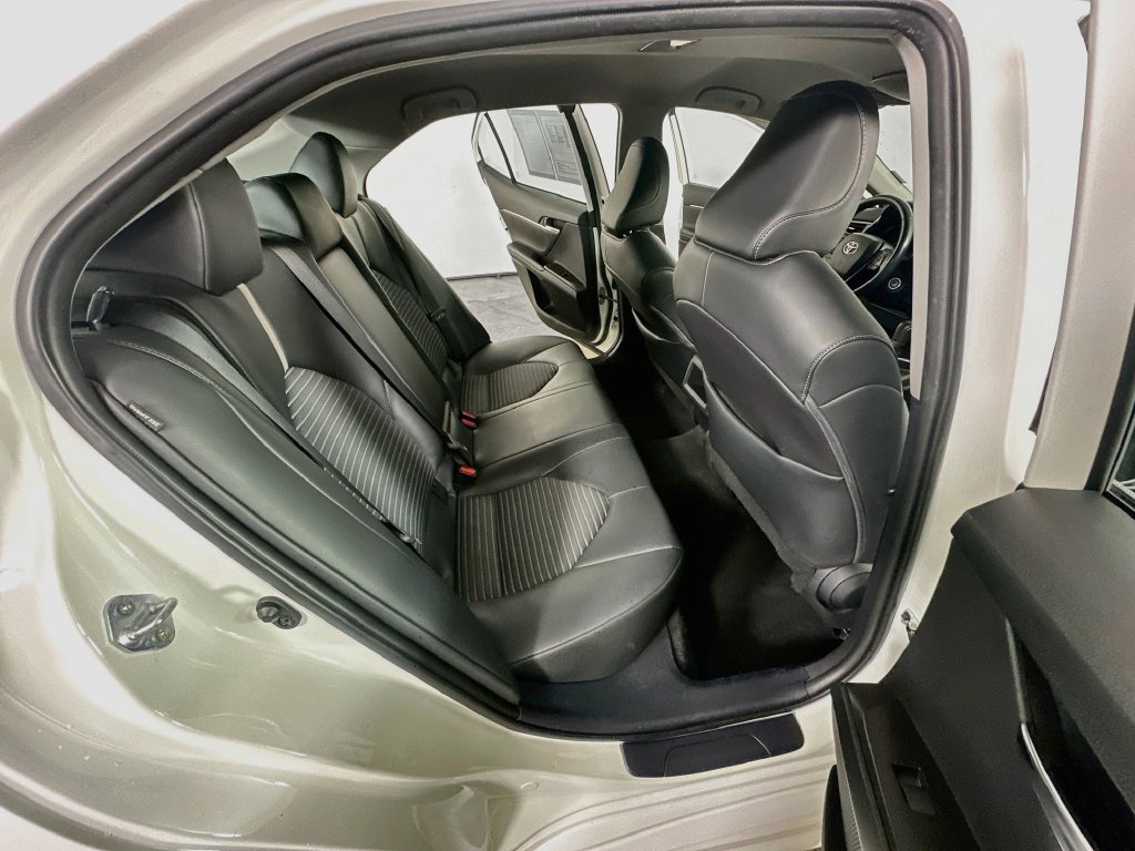 Used 2024 Toyota Camry SE FWD image 12