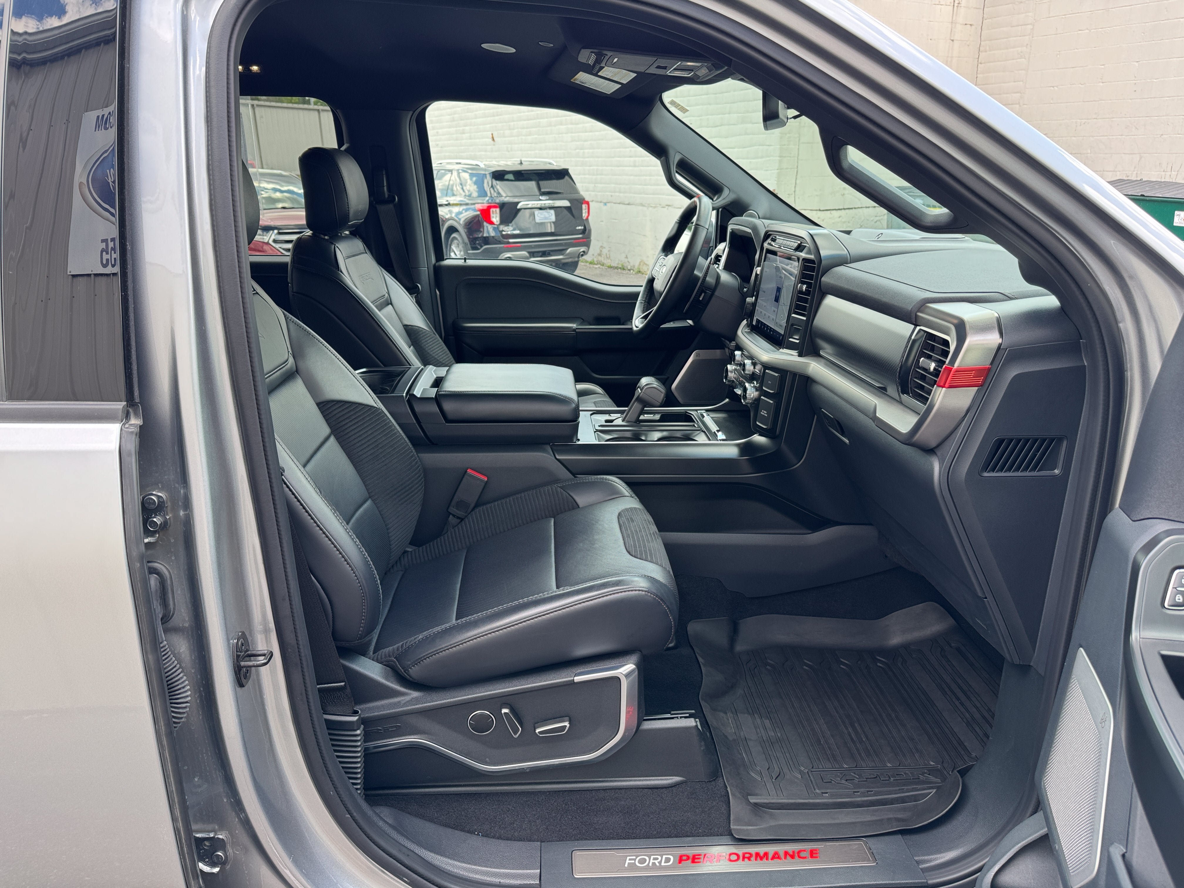 Used 2023 Ford F150 Raptor w/ Raptor Carbon Fiber Package AWD/4WD image 31