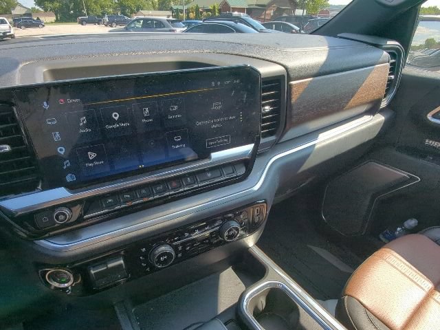 Used 2026 Chevrolet Silverado 1500 High Country AWD/4WD image 18