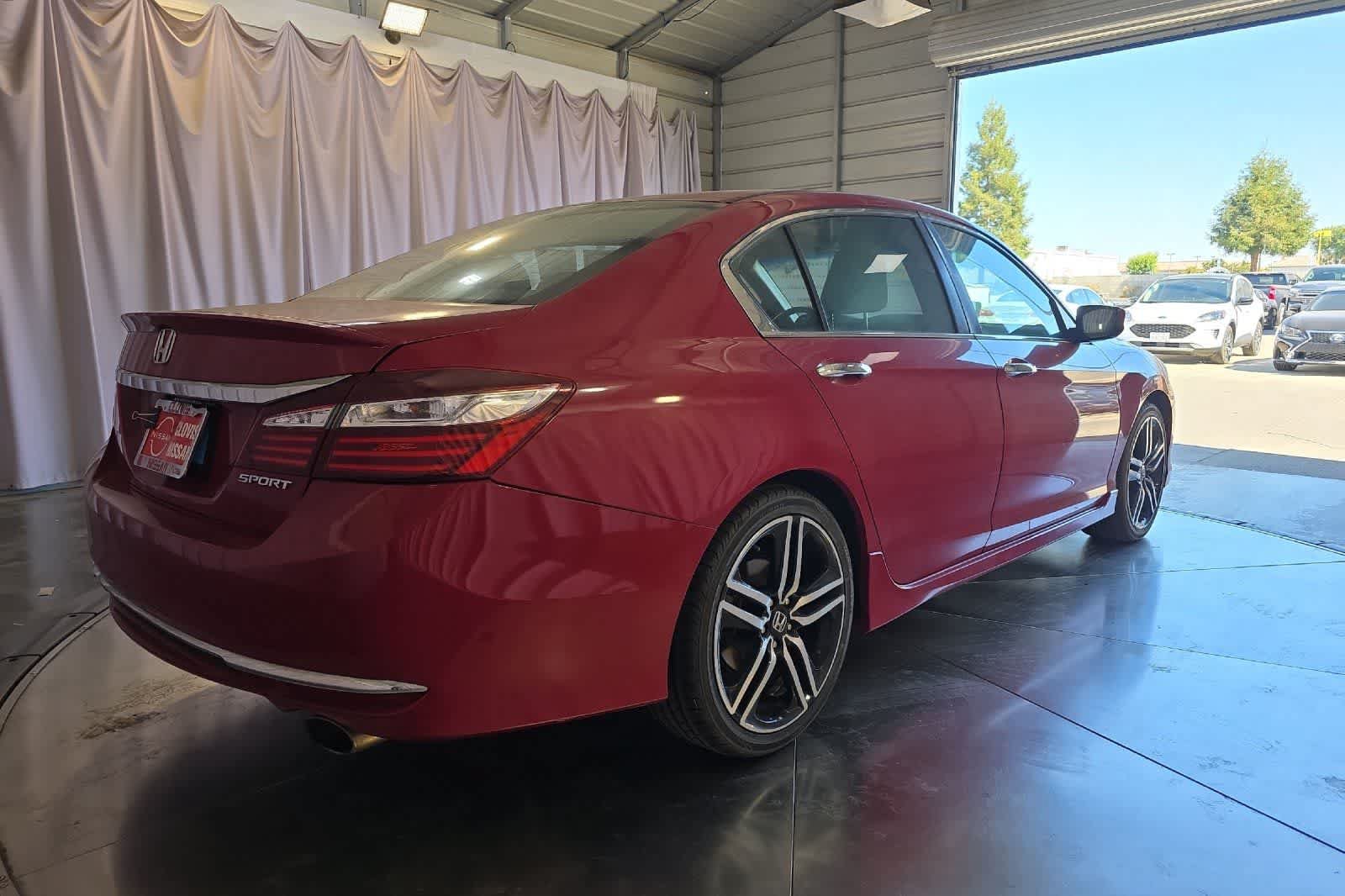 Used 2017 Honda Accord Sport image 3