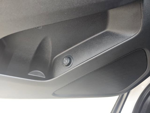 Used 2019 Chevrolet Equinox LT FWD image 29