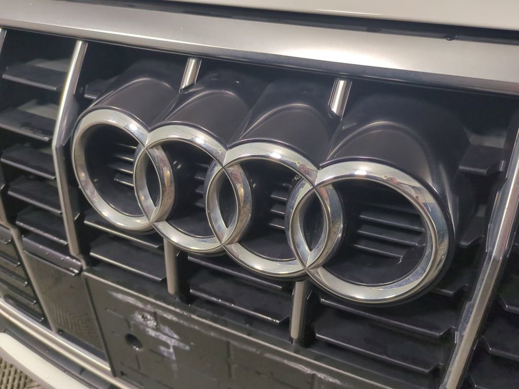 Used 2020 Audi Q3 2.0T Premium w/ Convenience Package image 13