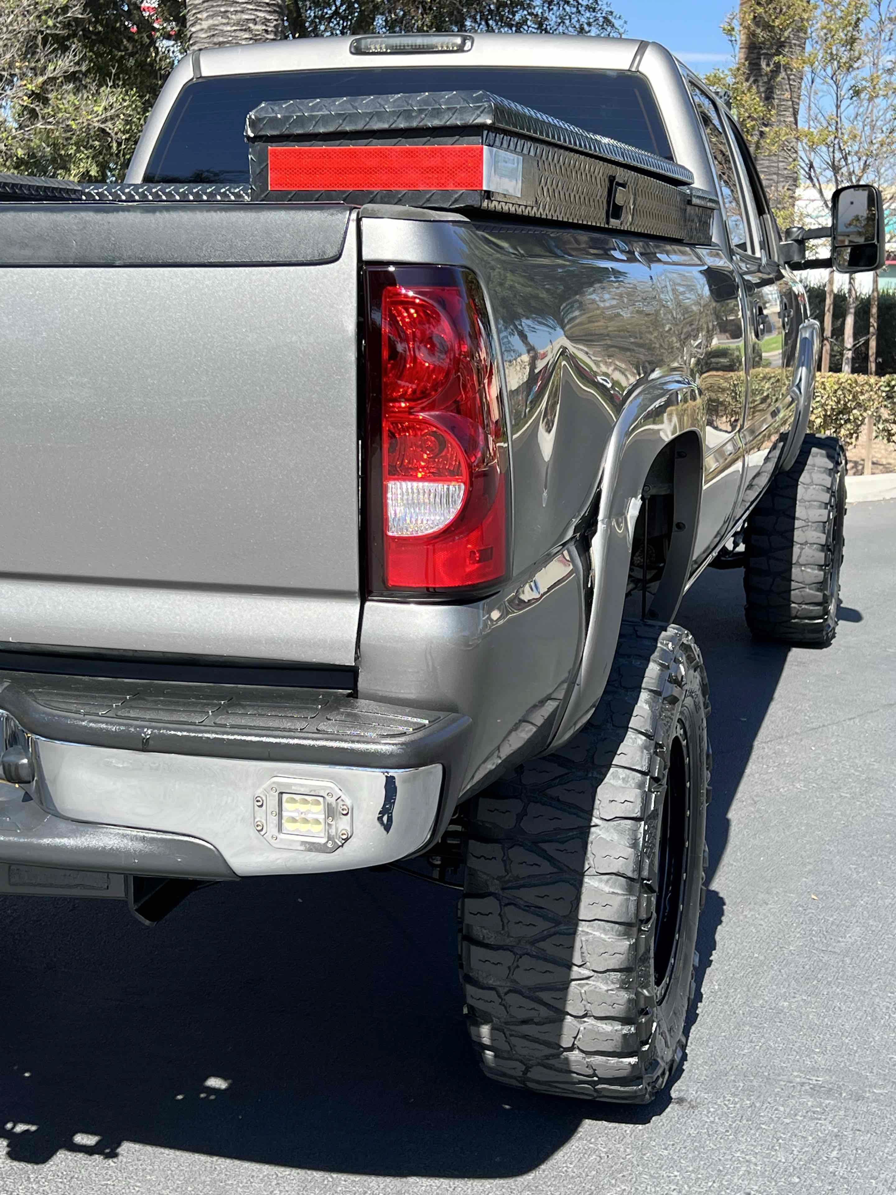 Used 2006 Chevrolet Silverado 3500 LT w/ Heavy-Duty Power Package AWD/4WD image 34