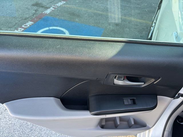 Used 2014 Toyota Camry LE image 20