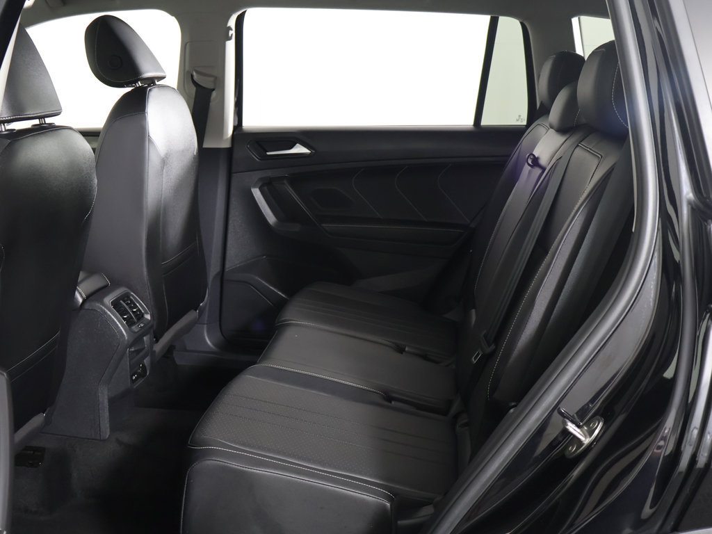 Used 2023 Volkswagen Tiguan SE AWD/4WD image 27