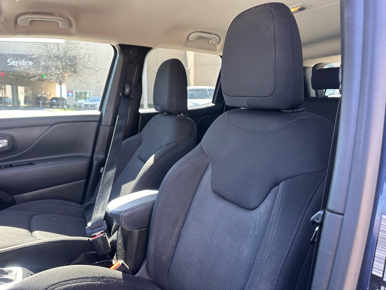 Used 2023 Jeep Renegade Latitude image 19